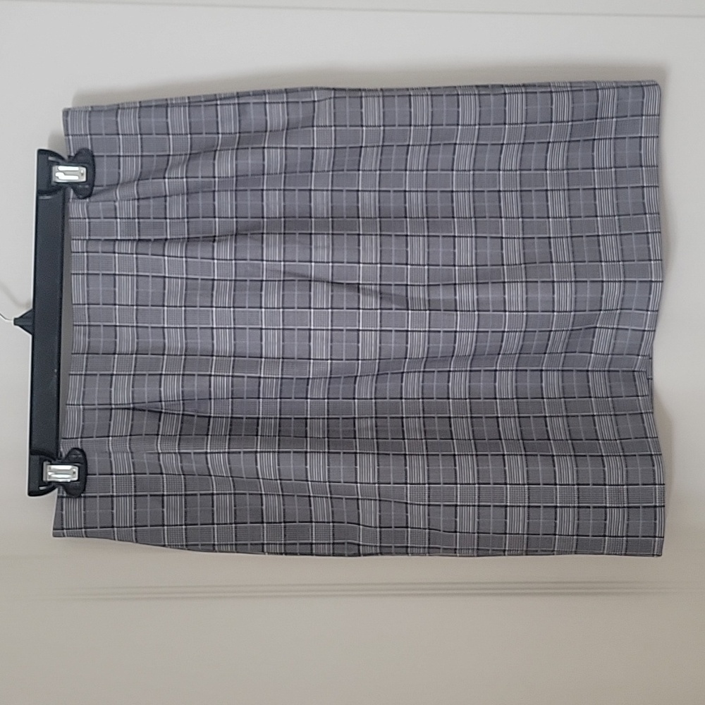 Amanda & Chelsea Size S Comfort Waist Plaid Pencil Skirt, Like New Condition